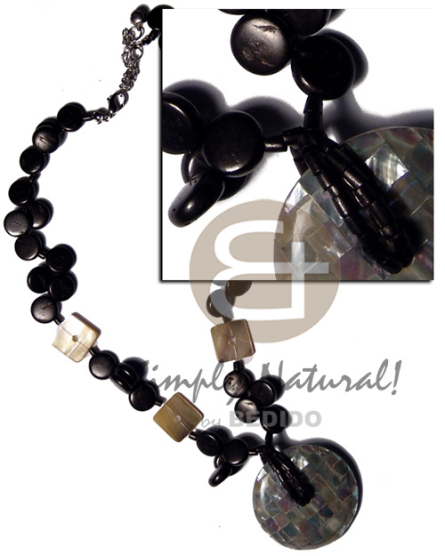 10mm black coco sidedrill  15mm blacklip chips combination and 40mm green shell 2 sided blocking pendant - Coco Necklace