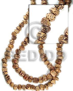 Palmwood triangle 13x14x5mm Dice & Sided Wood Beads
