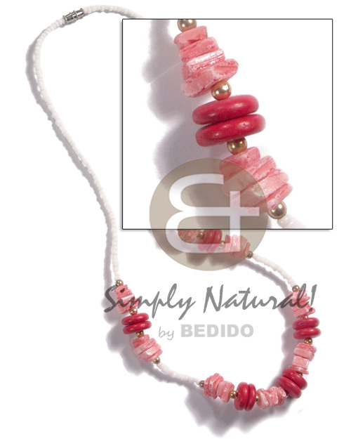 white rose in red  7-8mm coco Pokalet combination and white glass beads - Glass Beads Necklace