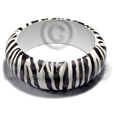 nat. white wood in white  high gloss coat  black animal print- zebra  / ht= 25mm / outer diameter =  65mm inner diameter  /  10mm thickness - Hand Painted Bangles