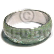 green kabibe shell  blocking in 1in. metal casing / inner diameter 65mm - Inlaid Metal Bangles