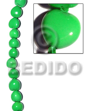 kukui seed / bright green / 16 pcs. per strand - Kukui Lumbang Nuts Beads