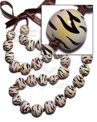 kukui seeds in animal print / tiger / 30 pcs. / in adjustable ribbon  the maximum length of 54in - Leis