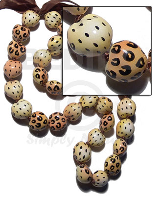 kukui seeds in animal print / leopard / 30 pcs. / in adjustable ribbon  the maximum length of 54in - Leis