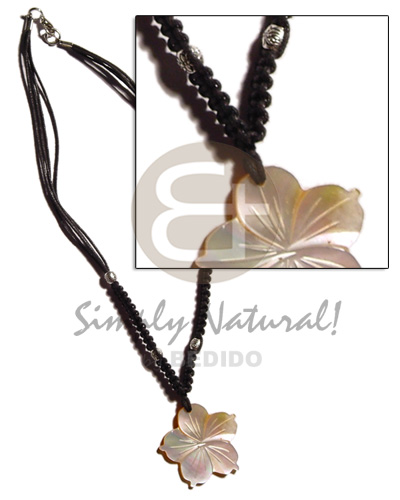 40mm grooved MOP flower in black macrame  metal beads - Macrame Necklace