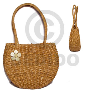 pandan oval bag/ small/ 5x3 1/2x8 in/ handle 8 in. small  40mm hammershell flower - Native Bags