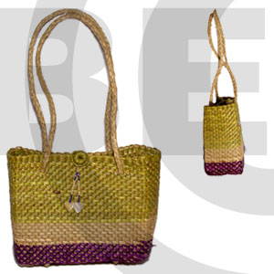 tikog gift bag/ small/ 6x2 1/2x6 in. / handle 3 1/2 in.  dangling 15mm heart MOP - Native Bags