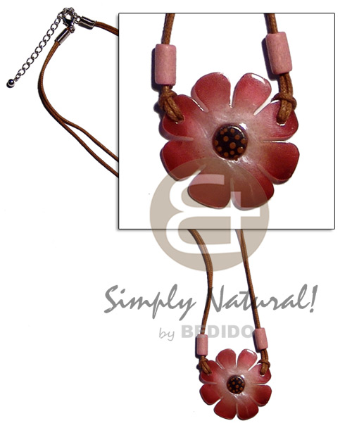 2 layer wax cord  30mm graduated color hammershell flower  skin nectar - Necklace with Pendant