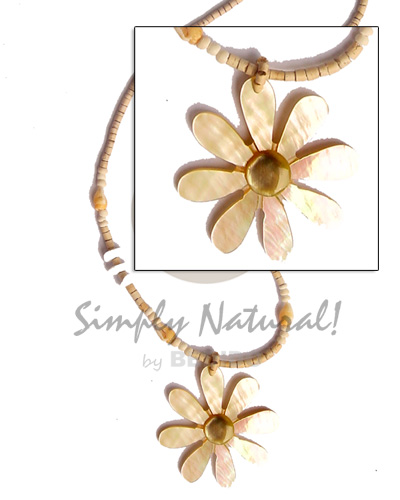 MOP flower pendant / 2-3 heishe nat./ in pukalet white / nassa / white rose - Necklace with Pendant