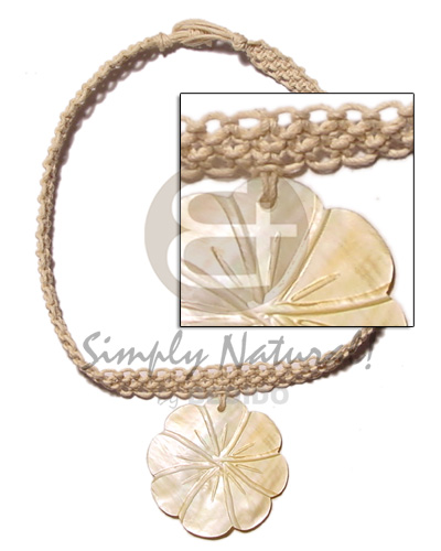 macrame choker  40mm MOP flower - Necklace with Pendant