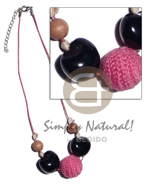 20mm round wood beads in crochet  black kukui nuts/wood beads combination - Pastel Color Necklace
