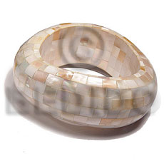 chunky wavy bangle  kabibe shell blocking / back to back  shell / ht= 30mm inner diameter = 65mm thickness 13mm - Resin Bangles