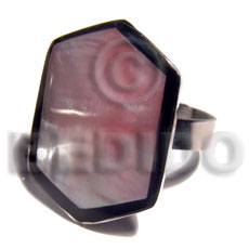 big accent haute hippie  30mmx22mm / adjustable metal ring/  laminated pink hammershell  black resin edges - Rings