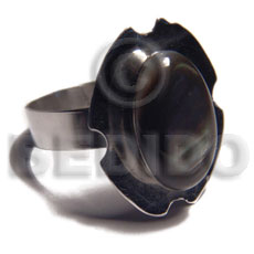 big accent haute hippie 18mmx25mm / adjustable metal ring  extended flat edges / laminated oval blacklip shell - Rings