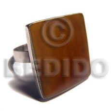 big accent haute hippie square 28mm / adjustable metal ring/  laminated browntab shell - Rings