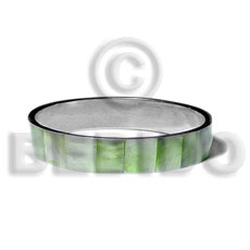 laminated lime green hammershell in 1/2 inch  stainless metal / 65mm in diameter - Shell Bangles
