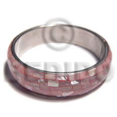 pink kabibe shell blocking in 1/2in. metal casing / inner diameter 65mm - Shell Bangles