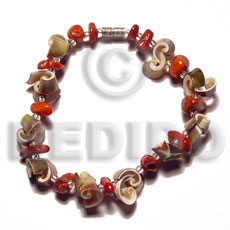 green everlasting luhuanus  red corals & glass beads combination - Shell Bracelets