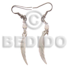 dangling 10x40mm hammershell leaf and shell beads earrings - Shell Earrings