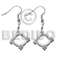 dangling white clam / glass beads combination - Shell Earrings