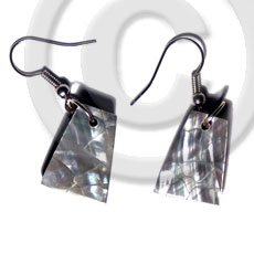 hand made Dangling 18mmx14mm pyramid laminated green Shell Earrings