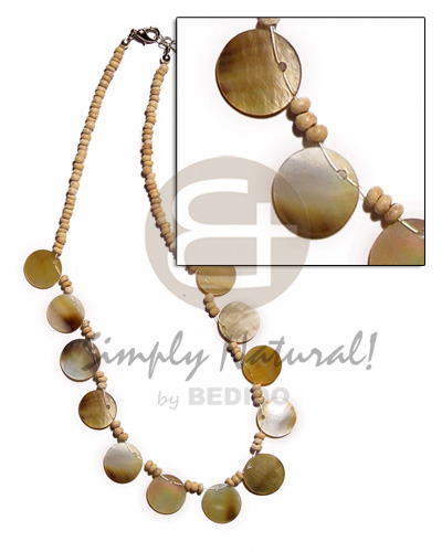 2-3mm coco pokalet. natural white Shell Necklace