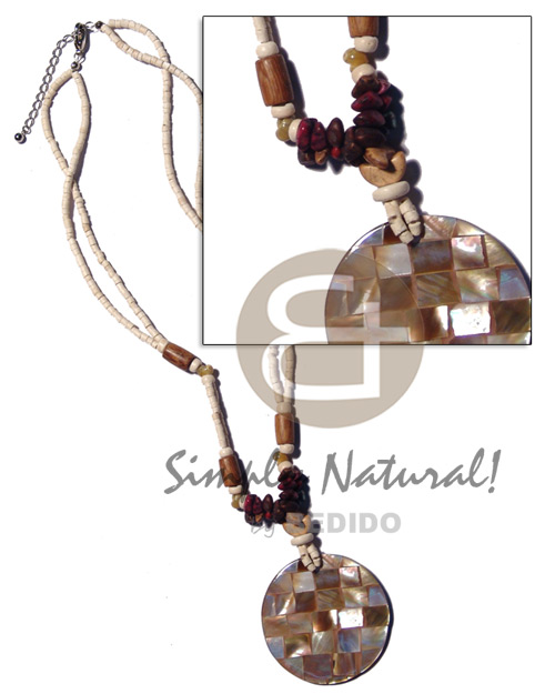 45mm brownlip blocking pendant in Shell Necklace