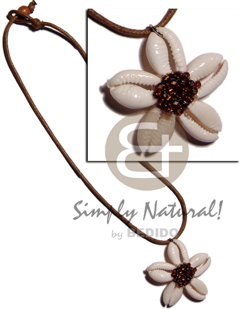 Cowrie sigay shell flower Shell Necklace
