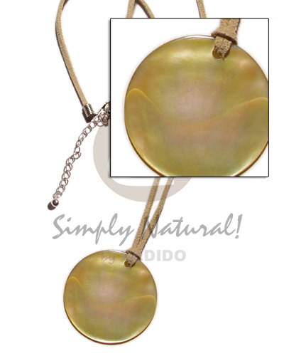 Round mop 40mm on leather Shell Necklace