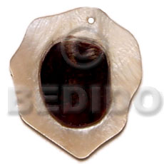 Freeform hammershell skin 35mm Shell Pendants