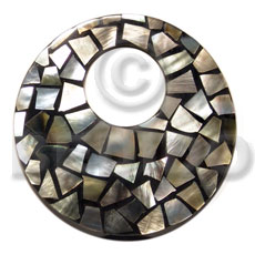 flat 65mm round  black resin  laminated blacklip chips  23mm hole - Shell Pendants