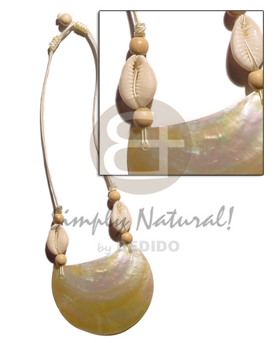 70mmx50mm mop pendant in crme Sigay Necklace