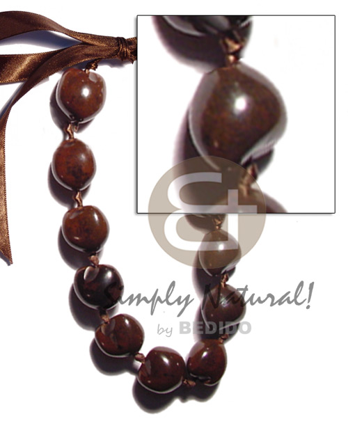 brown kukui nuts  ( 16 pcs. ) / adjustable ribbon - Teens Necklace