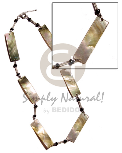 Blacklip bars glass beads Womens Necklace