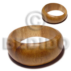 graduated robles wood bangle     clear coat finish /front ht= 35mm back ht= 20mm / outer diameter = 82mm / 65mm inner diameter - Wooden Bangles