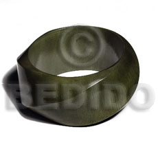 twisted nat. wood chunky bangle / olive green / grained,sanded,stained and coated   clear high gloss protective finish nat. wood bangle / wood tones  ht= 35mm / inner diameter= 65mm  /  15mm thickness - Wooden Bangles