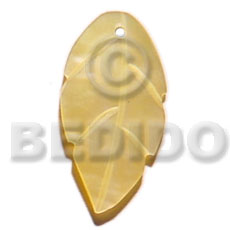 Mop leaf 15mm Carved Pendants