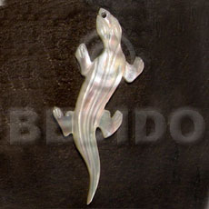 lizard carving MOP 45mm - Carved Pendants