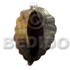 leaf  blacklip  skin 45mmx35mm - Carved Pendants