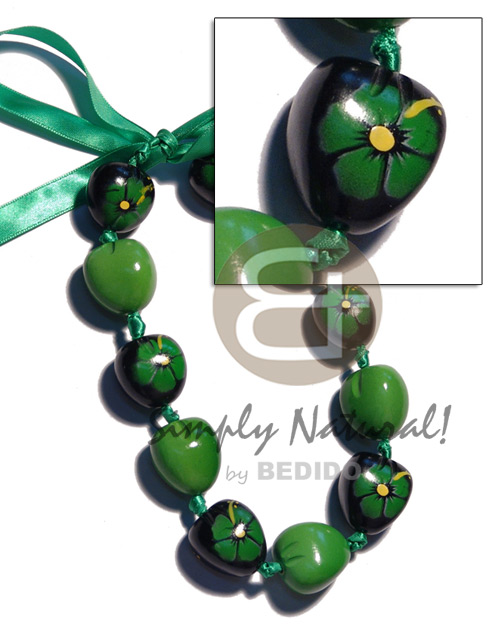 kukui nut  choker in graduated green & nat. black   two sided design ( 11pcs. ) / adjustable ribbon - Chunky Necklace