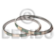 laminated hammershell green/nat. white alternate in 5mm stainless metal / 65mm in diameter / price per piece - Inlaid Metal Bangles