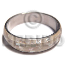 nat. white kabibe shell blocking in 1/2in. metal casing / inner diameter 65mm - Inlaid Metal Bangles