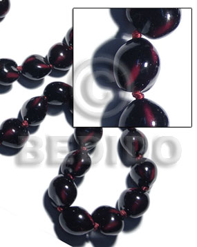 16 pcs. of kukui nuts in high polished paint gloss black/fuschia pink combination / cats eye lei - Kukui Lumbang Nuts Beads