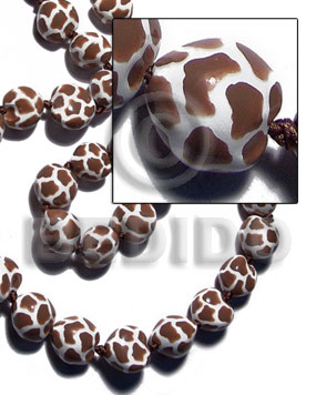 kukui seeds in animal print / giraffe / 16 pcs. - Kukui Lumbang Nuts Beads