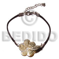 Blacklip flower in wax cord Leather Bracelets