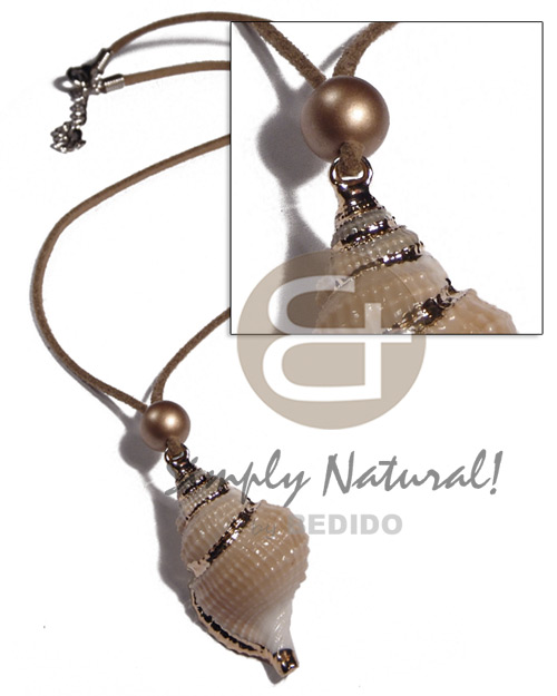 Posik Shell Pendant In Mocca