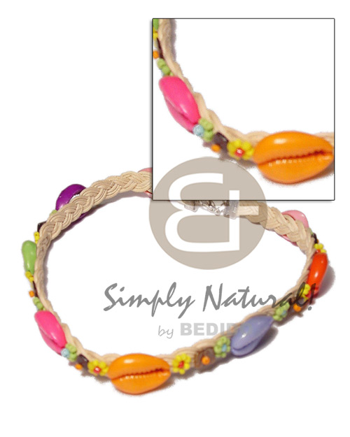 Colored sigay in wax cord Macrame Necklace