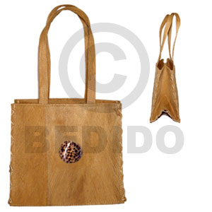 ginit with tahi/ small/ 8x61/2x71/2 in/ handle 7 1/2 in.  round 40mm cowrie shell accent - Native Bags