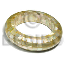 chunky bangle golden yellow hammershell blocking /back to back  shell / ht= 20mm inner diameter = 65mm thickness 14mm - Resin Bangles