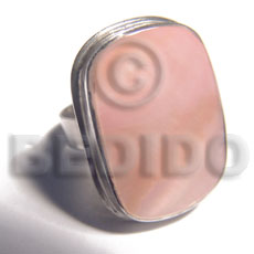 big accent haute hippie 30mmx22mm / adjustable metal ring  flat edges /  polished pearl pink hammershell - Rings